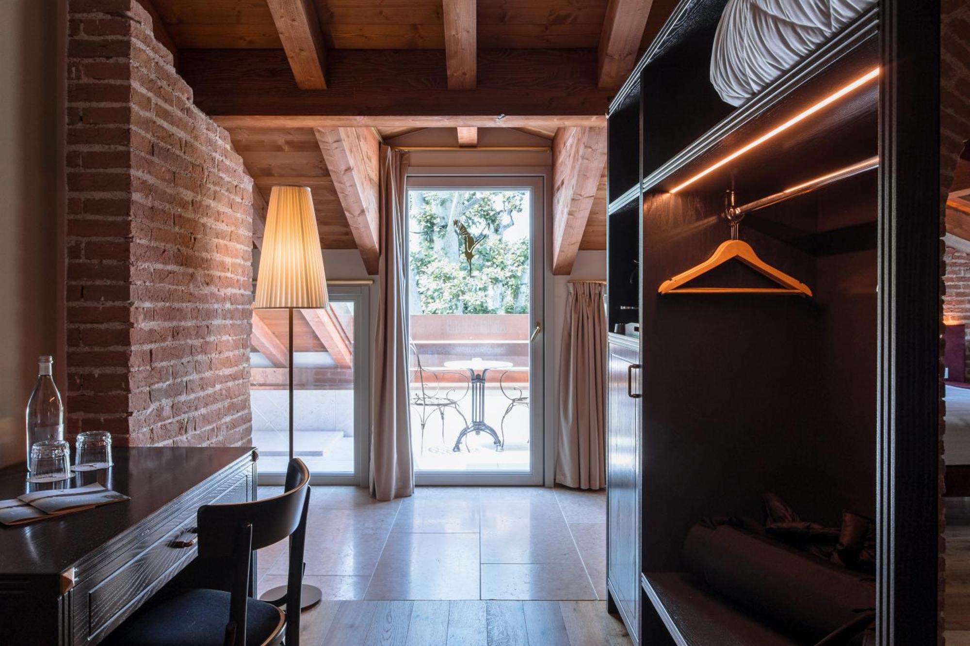 Pavillon Suite & Apartments Пескьера-дель-Гарда Экстерьер фото